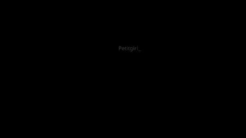 Snapshot of petitgirl_ chatting on October 9, 2:31 am J A S S online show from October 9, 2:31 am