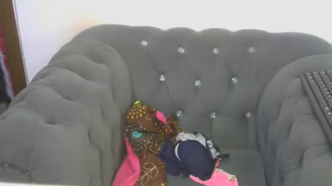 petitpearl online show from January 25, 5:40 am