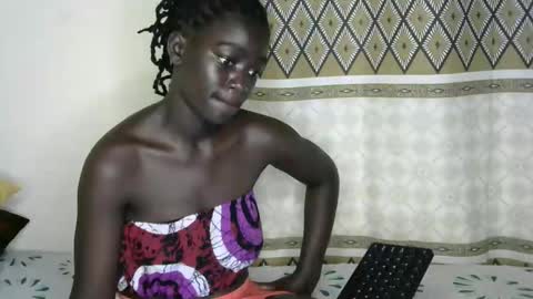 petitte_gyaal online show from November 14, 6:28 pm