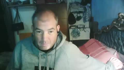 Snapshot of pets76 chatting on November 27, 6:54 pm pets76 online show from November 27, 6:54 pm