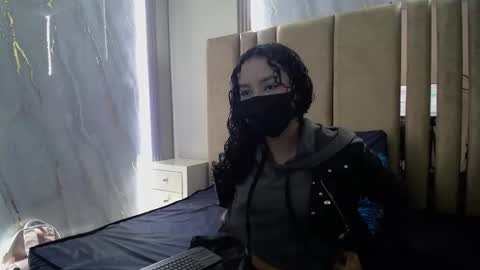 Snapshot of pettymoon chatting on October 21, 12:28 pm Moon online show from October 21, 12:28 pm