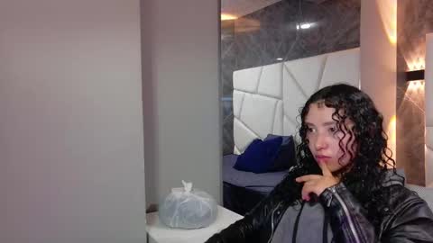 Snapshot of pettymoon chatting on November 13, 11:20 am Moon online show from November 13, 11:20 am