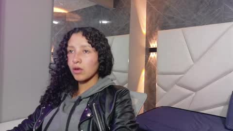 Snapshot of pettymoon chatting on November 23, 1:11 pm Moon online show from November 23, 1:11 pm