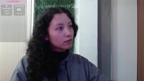 Snapshot of pettymoon chatting on December 15, 4:11 pm Moon online show from December 15, 4:11 pm