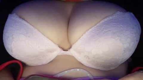 Snapshot of peular chatting on February 17, 9:10 pm peular online show from February 17, 9:10 pm