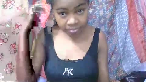 phania185885 online show from March 25, 6:19 am