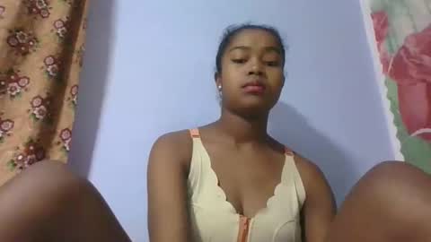 phania185885 online show from April 2, 2:42 am