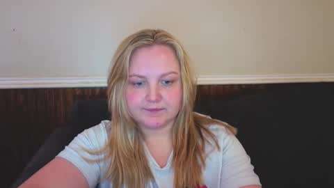PhatAssBlond online show from February 18, 8:05 pm