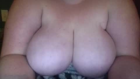 Snapshot of phatpussy42dd chatting on October 18, 1:41 am phatpussy42DD online show from October 18, 1:41 am