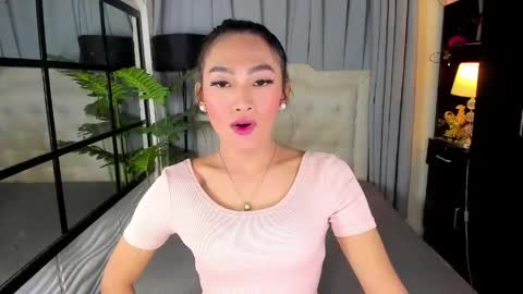 phenomenal_ivy online show from May 6, 2:29 am