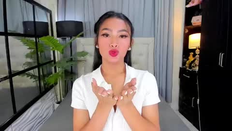 phenomenal_ivy online show from May 22, 12:00 pm