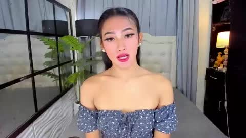 phenomenal_ivy online show from May 26, 2:46 pm