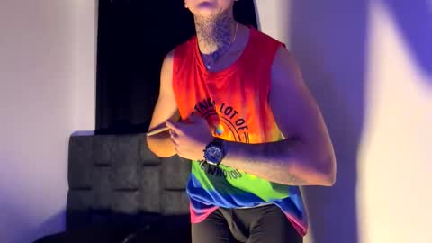 Snapshot of phillip_brownn chatting on November 6, 11:33 am PHILLIP online show from November 6, 11:33 am