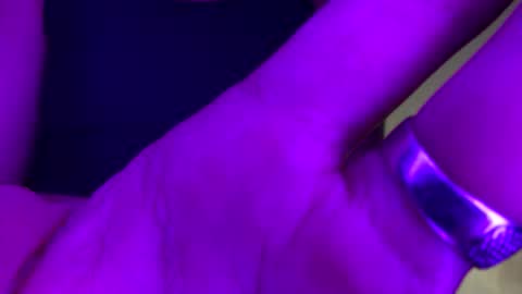 Snapshot of phillip_brownn chatting on November 24, 12:05 pm PHILLIP online show from November 24, 12:05 pm