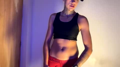 Snapshot of phillip_brownn chatting on November 25, 11:54 am PHILLIP online show from November 25, 11:54 am