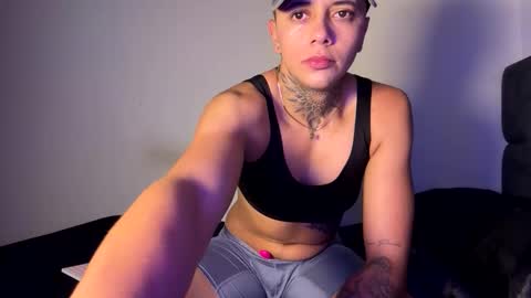 Snapshot of phillip_brownn chatting on December 15, 11:36 am PHILLIP online show from December 15, 11:36 am