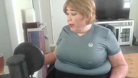 Snapshot of phillyguy195601 chatting on March 22, 6:00 pm Geri online show from March 22, 6:00 pm