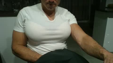 philouuuuu online show from February 19, 2:40 am