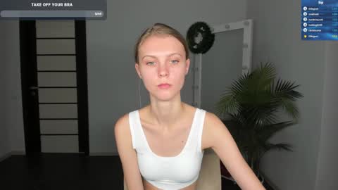 Phoebe online show from December 6, 3:33 pm