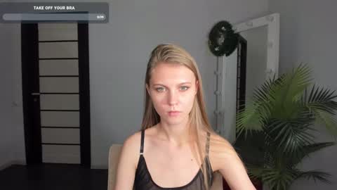 Phoebe online show from December 23, 12:19 pm