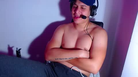 AdnierGnz online show from December 24, 4:44 am