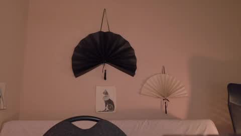 Snapshot of phoenixx_x chatting on April 21, 1:42 am phoenixx_x online show from April 21, 1:42 am