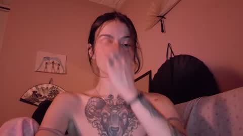 Snapshot of phoenixx_x chatting on June 17, 3:42 am phoenixx_x online show from June 17, 3:42 am