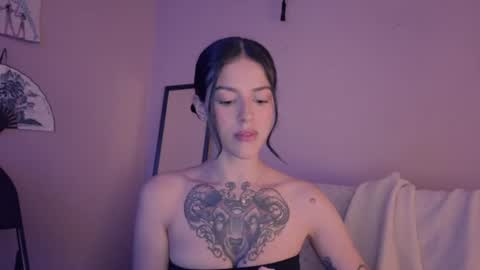 Snapshot of phoenixx_x chatting on June 27, 12:04 am phoenixx_x online show from June 27, 12:04 am