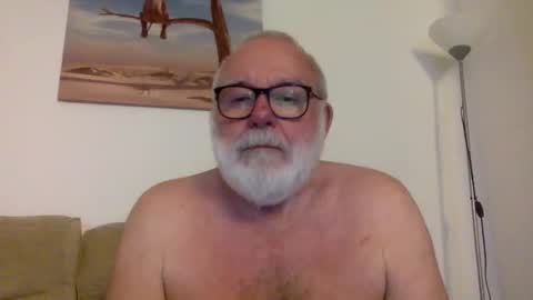 Snapshot of phozzagain chatting on June 6, 8:46 pm phozzagain online show from June 6, 8:46 pm