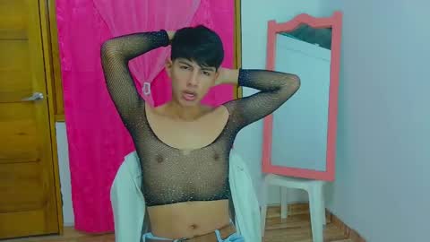 Snapshot of phuwin_bj chatting on May 11, 3:56 am phuwin online show from May 11, 3:56 am