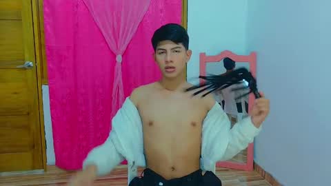 Snapshot of phuwin_bj chatting on May 13, 3:59 am phuwin online show from May 13, 3:59 am