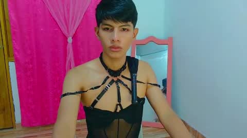 Snapshot of phuwin_bj chatting on May 14, 4:30 am phuwin online show from May 14, 4:30 am