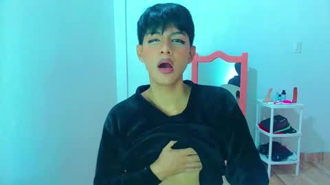 Snapshot of phuwin_bj chatting on May 25, 6:08 am phuwin online show from May 25, 6:08 am