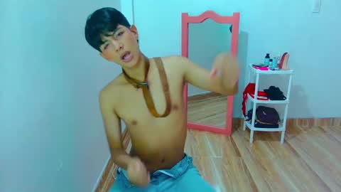 Snapshot of phuwin_bj chatting on May 26, 5:58 am phuwin online show from May 26, 5:58 am