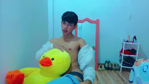 Snapshot of phuwin_bj chatting on May 30, 6:10 am phuwin online show from May 30, 6:10 am