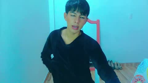Snapshot of phuwin_bj chatting on May 31, 5:48 am phuwin online show from May 31, 5:48 am