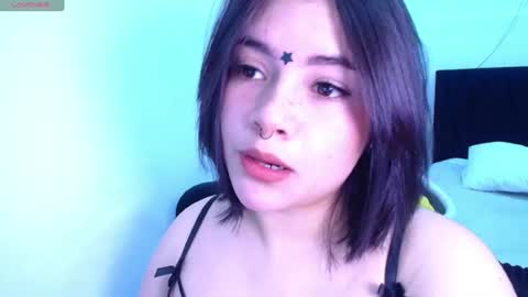 phylavell_ online show from July 28, 6:53 am