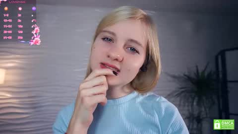 Hann G. Jones online show from October 2, 5:14 am