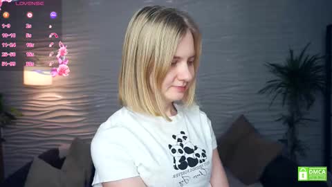 Hann G. Jones online show from December 18, 4:18 am