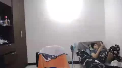 izzy online show from July 4, 1:01 am