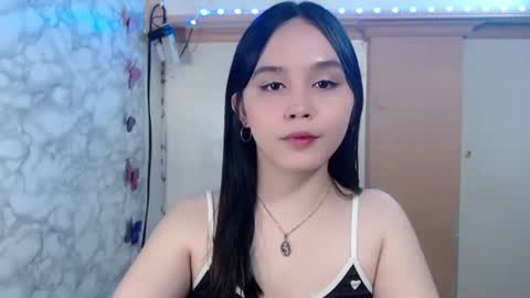 Snapshot of pia_intownx chatting on April 21, 6:23 pm Ms Pia online show from April 21, 6:23 pm