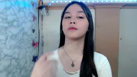 Snapshot of pia_intownx chatting on April 23, 5:15 pm Ms Pia online show from April 23, 5:15 pm