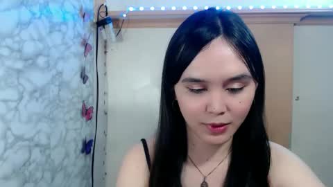 Snapshot of pia_intownx chatting on April 24, 6:21 pm Ms Pia online show from April 24, 6:21 pm
