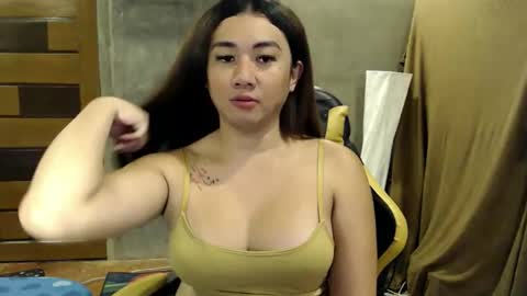 Snapshot of pia_worthsback chatting on October 24, 9:38 am Pia online show from October 24, 9:38 am