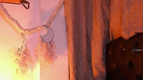  PIA FISHER  online show from February 7, 2:15 am