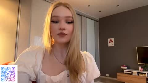 Snapshot of piastonesifer chatting on June 7, 9:57 am Kristie online show from June 7, 9:57 am