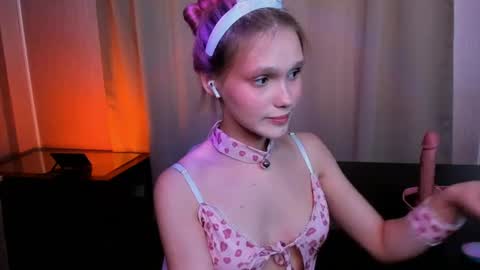 Snapshot of pickanicole chatting on June 11, 4:32 am Adeline online show from June 11, 4:32 am