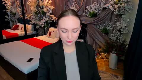 Emelie online show from December 28, 10:36 am