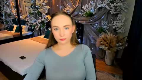 Emelie online show from March 9, 1:26 pm