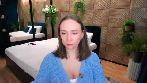 Emelie online show from October 9, 10:13 am